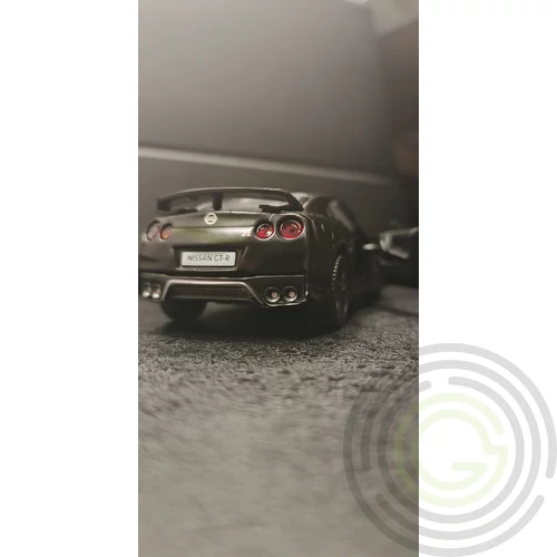 RMZ City fém autó Matt 1:32 Nissan GT-R (R35)